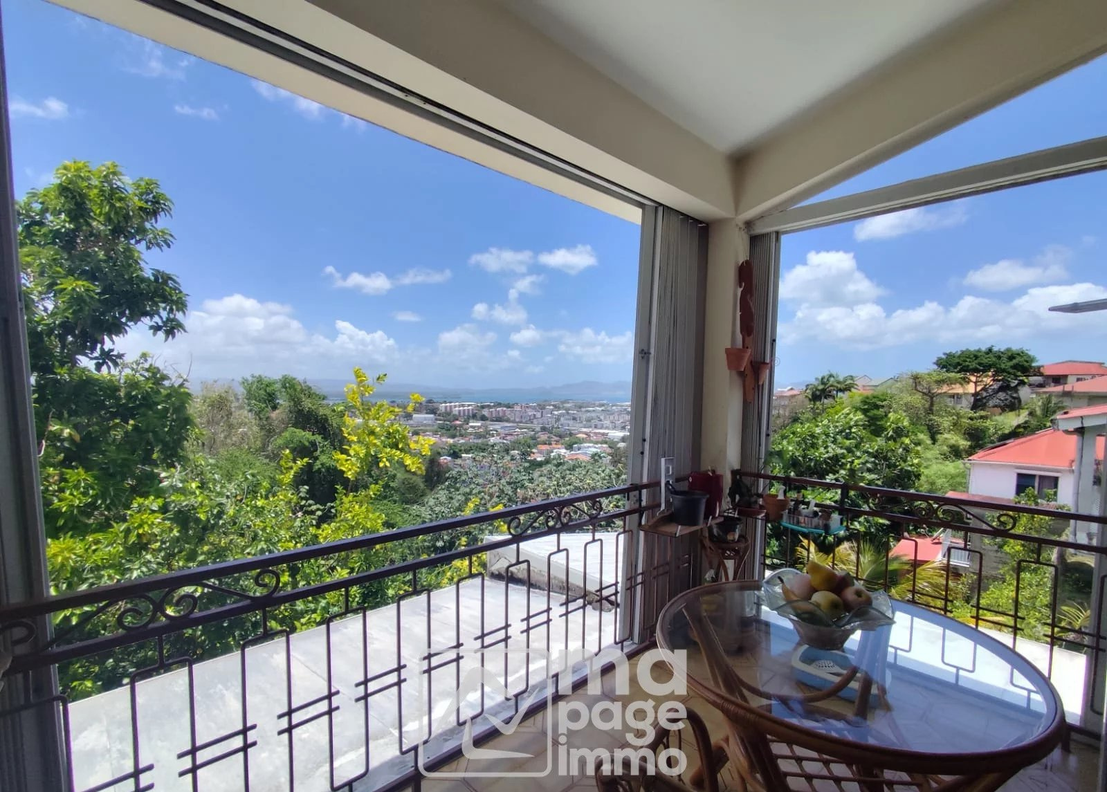 Appartement à vendre à Fort de france, 160 m², 7 pièces – photo 2 sur 9